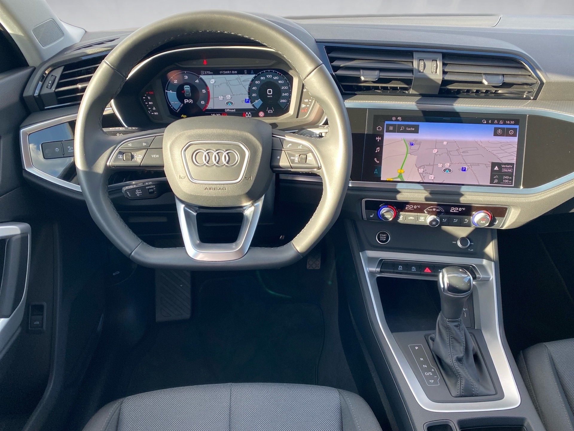 Q3 40 TDI quattro S-tronic LED Navi ACC RFK PDC SHZ
