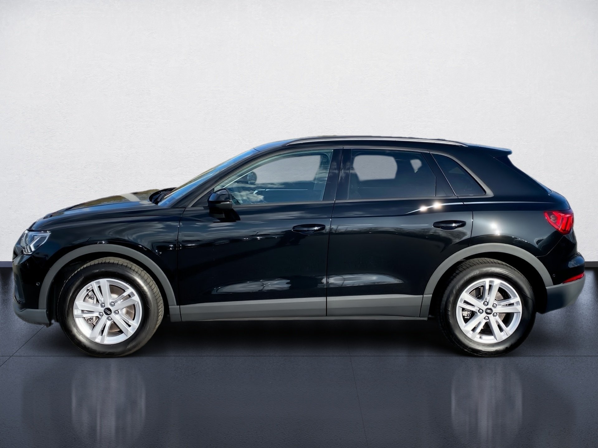 Q3 40 TDI quattro S-tronic LED Navi ACC RFK PDC SHZ