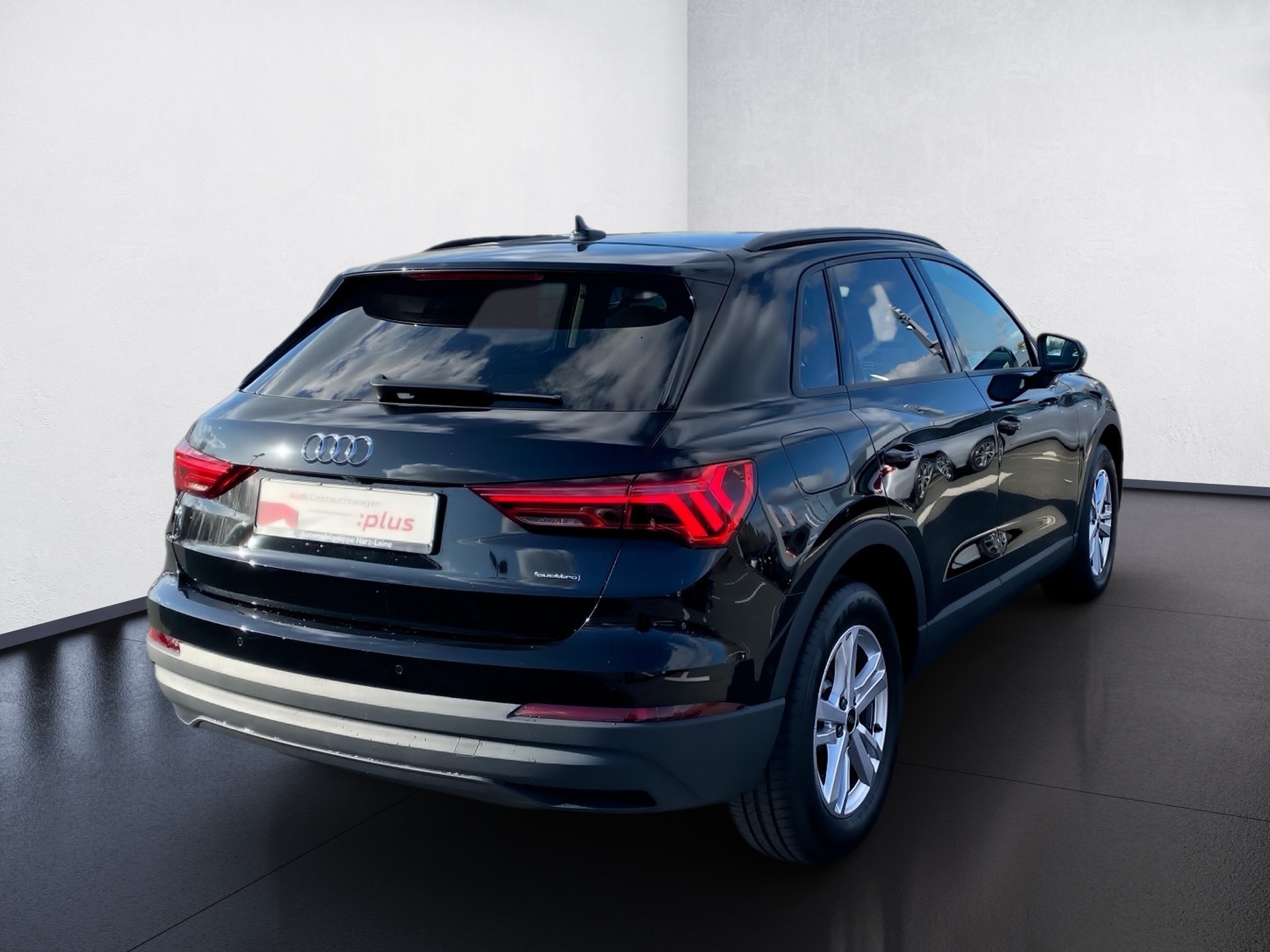 Q3 40 TDI quattro S-tronic LED Navi ACC RFK PDC SHZ