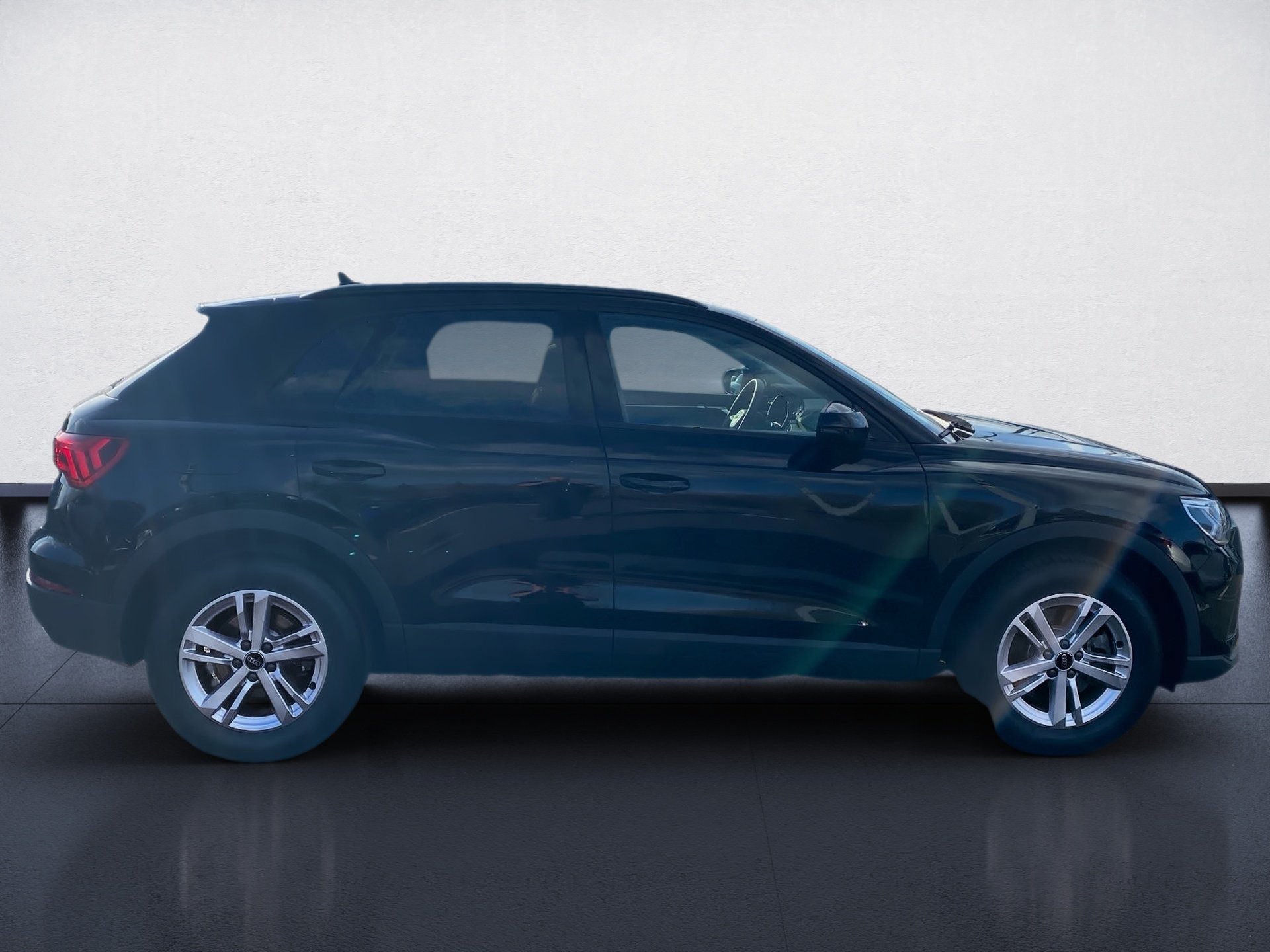 Q3 40 TDI quattro S-tronic LED Navi ACC RFK PDC SHZ