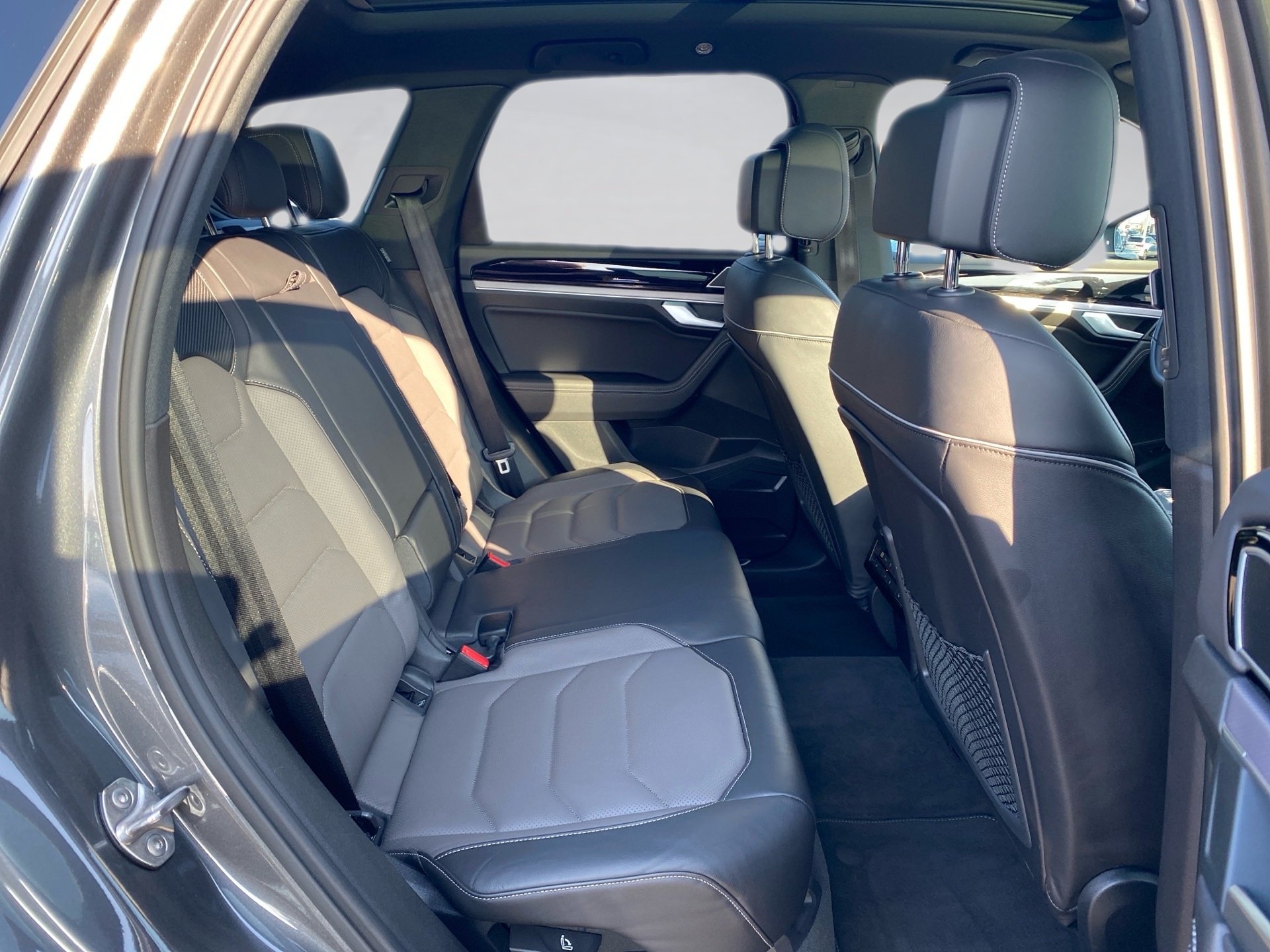 Touareg 3.0 TDI R-Line 4M DSG Matrix Navi ACC AHK Pano HuD Luft