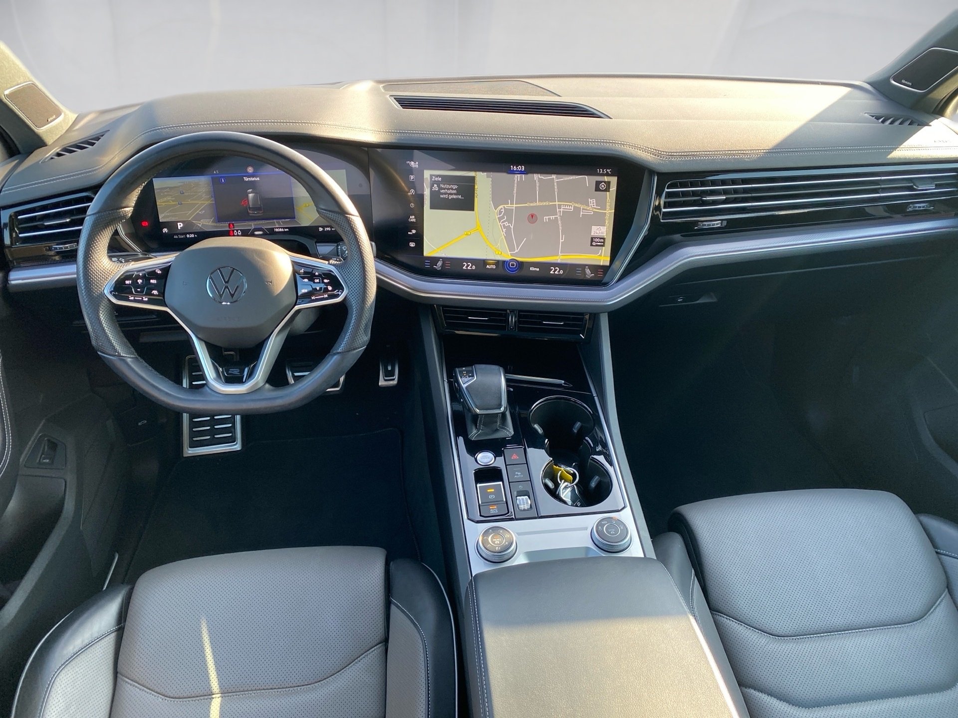 Touareg 3.0 TDI R-Line 4M DSG Matrix Navi ACC AHK Pano HuD Luft