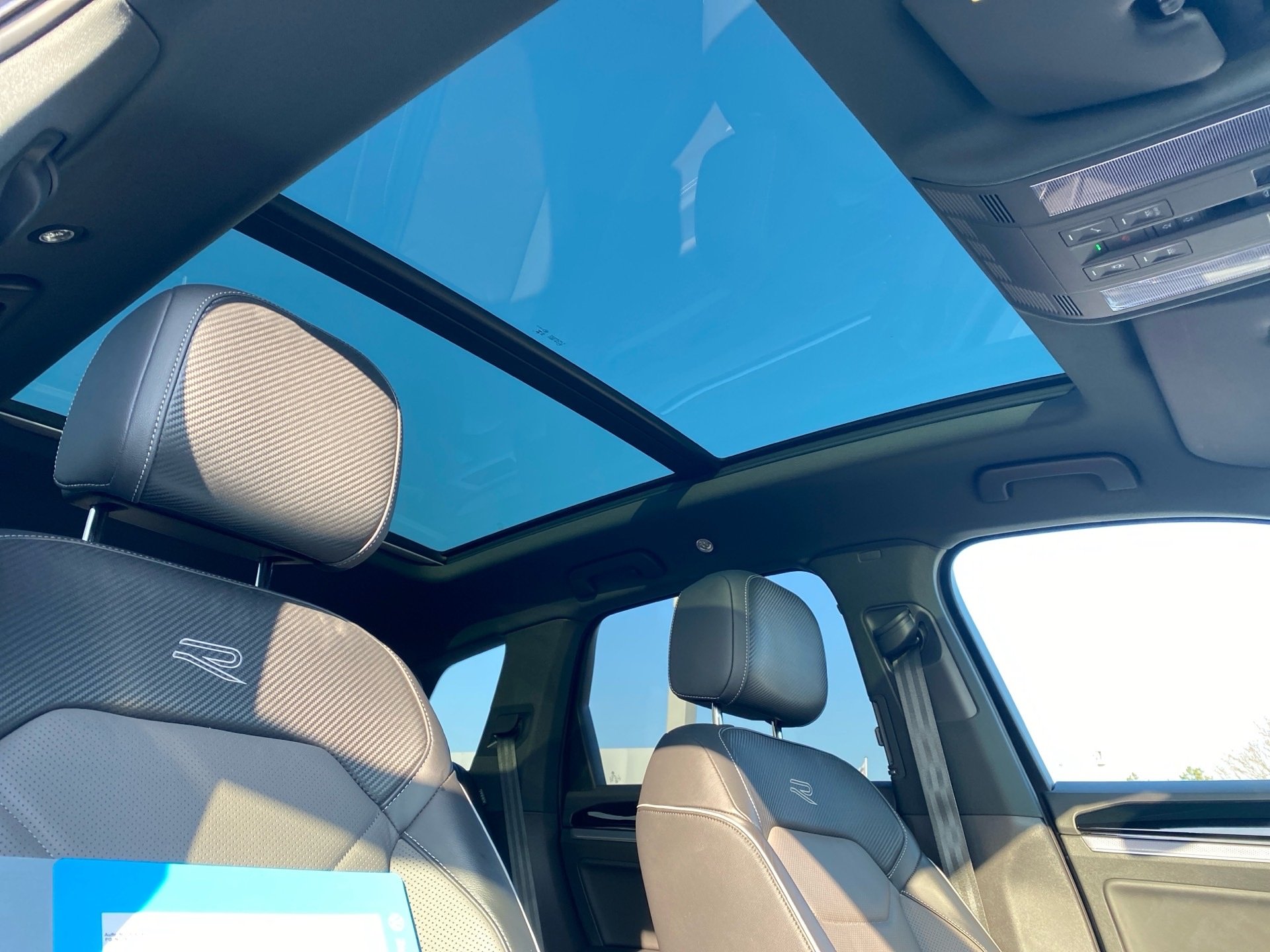 Touareg 3.0 TDI R-Line 4M DSG Matrix Navi ACC AHK Pano HuD Luft