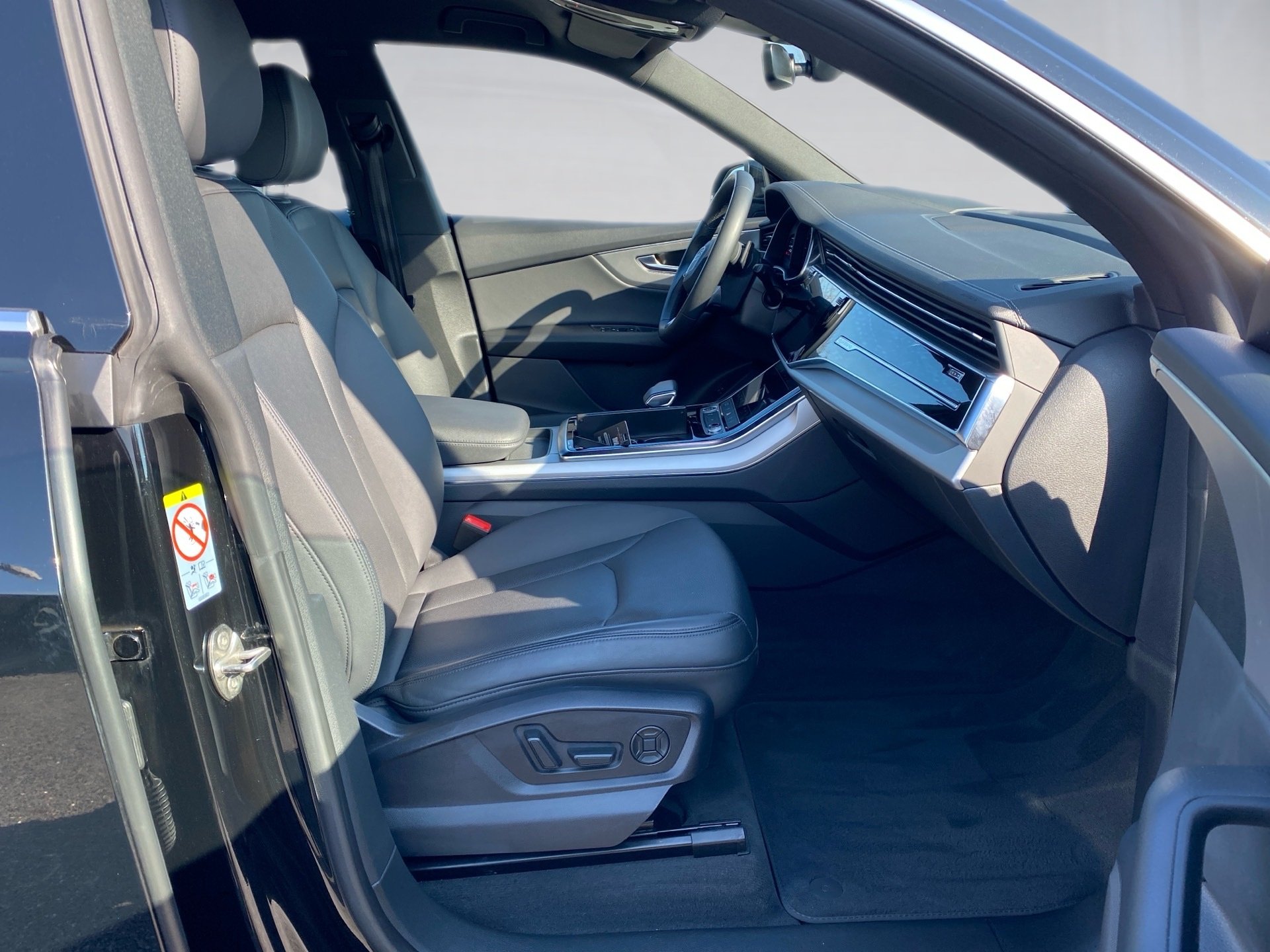Q8 55 TFSIe S line quattro Tiptronic HD-Matrix HuD Nachtsicht AHK