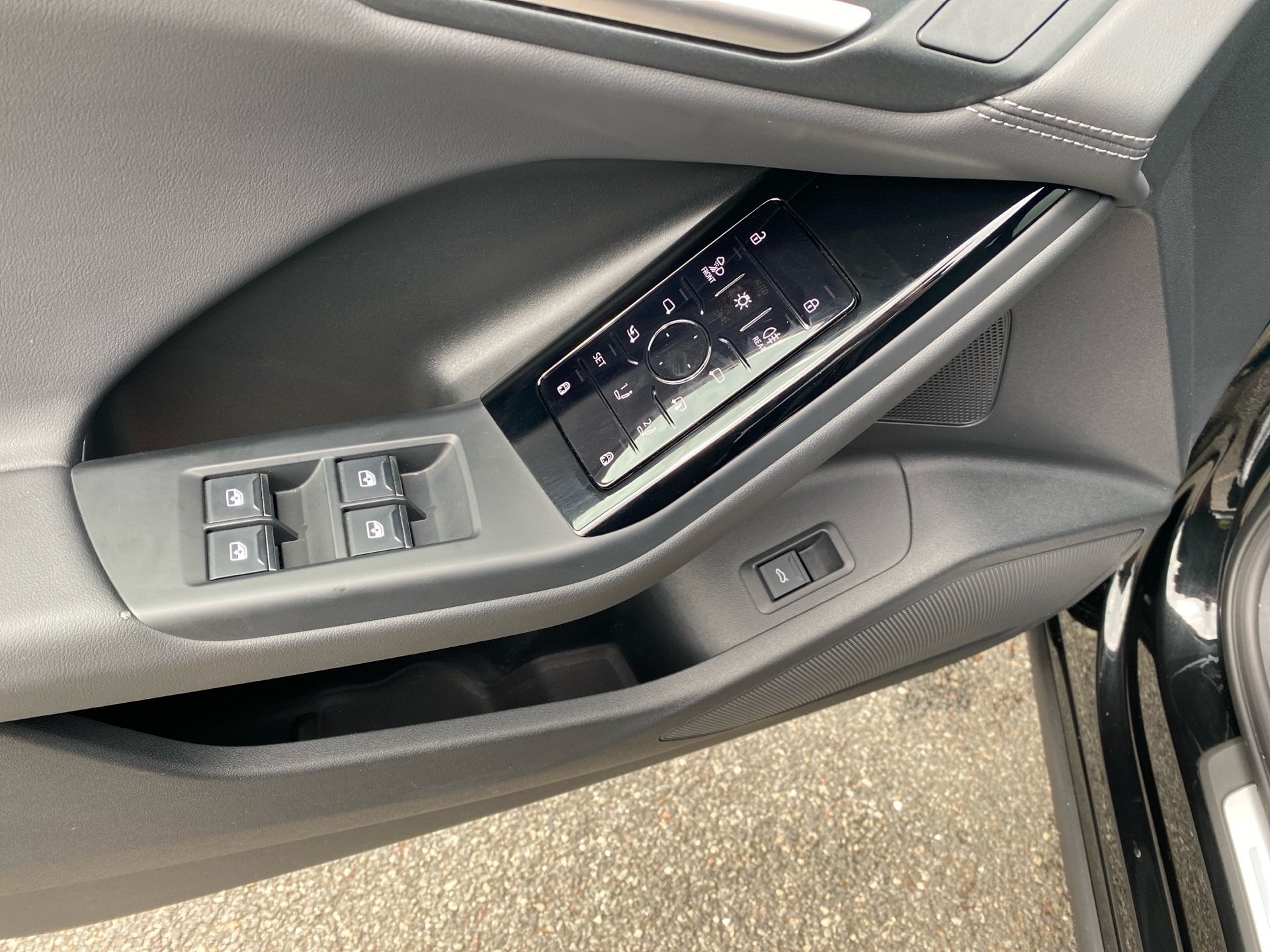 Q6 e-tron quattro Matrix HuD 360° ACC B&O SHZ v+h