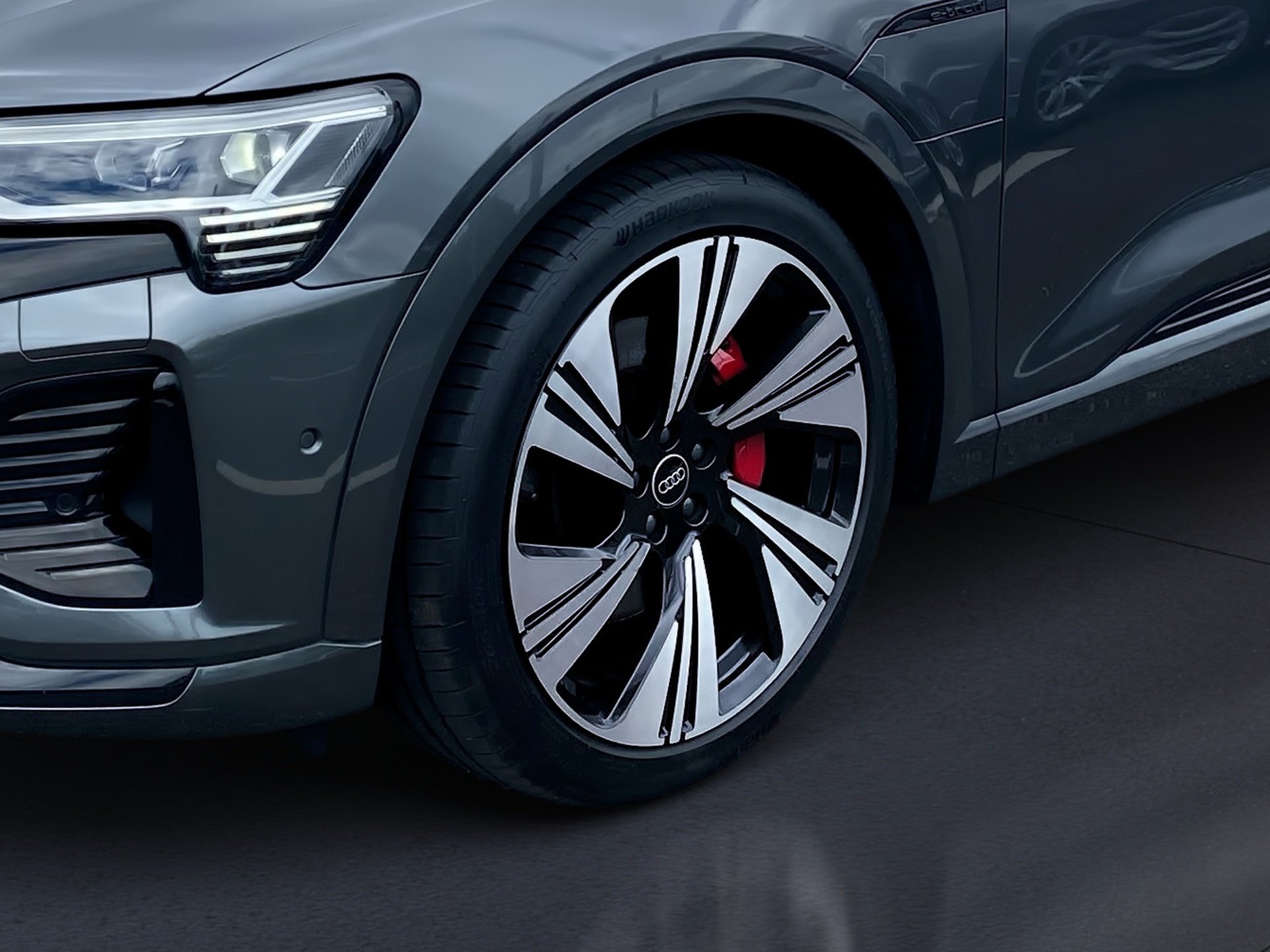 Q8 e-tron 55 S line Edition quattro Matrix Navi AHK ACC Pano