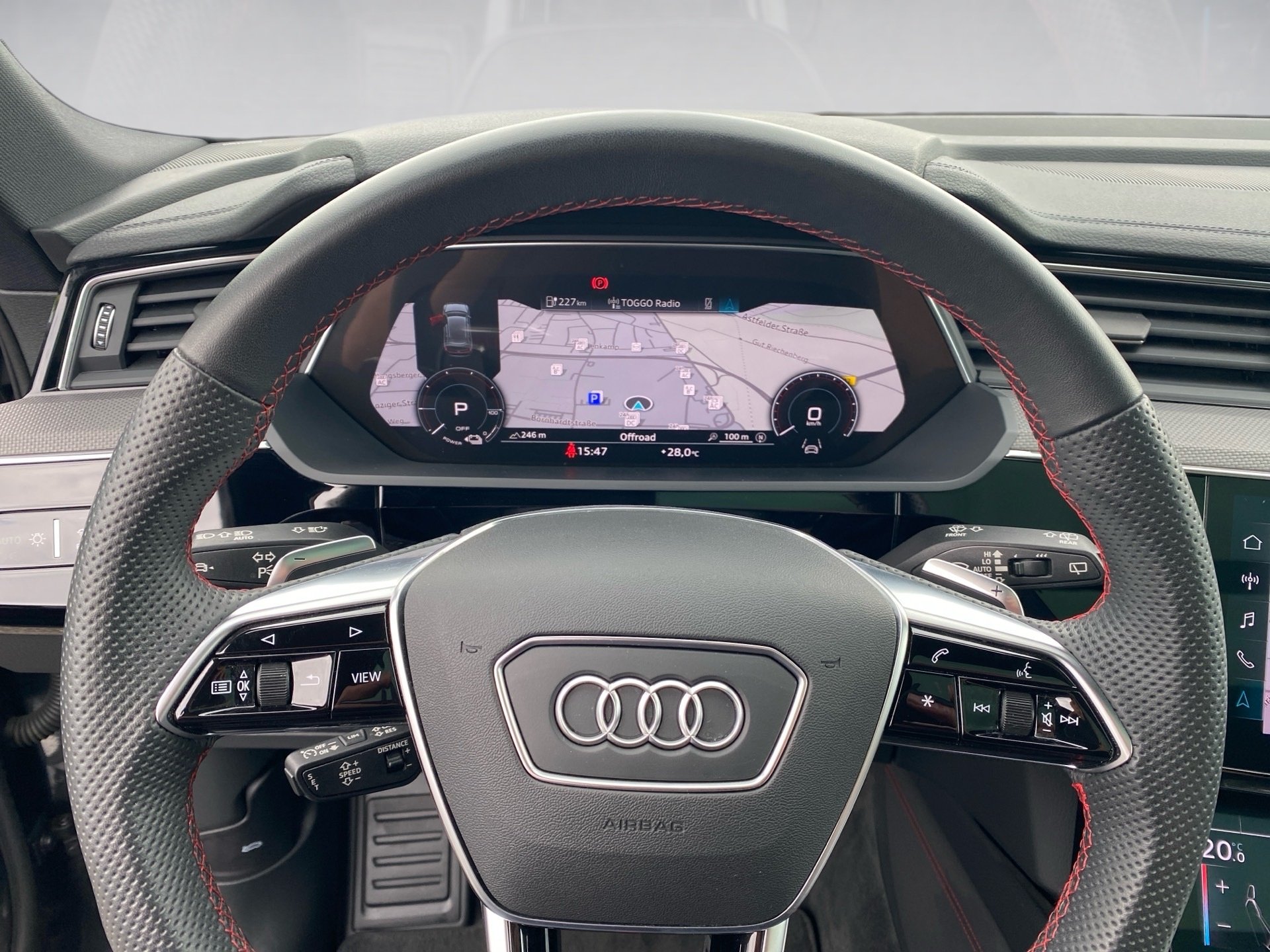 Q8 e-tron 55 S line Edition quattro Matrix Navi AHK ACC Pano
