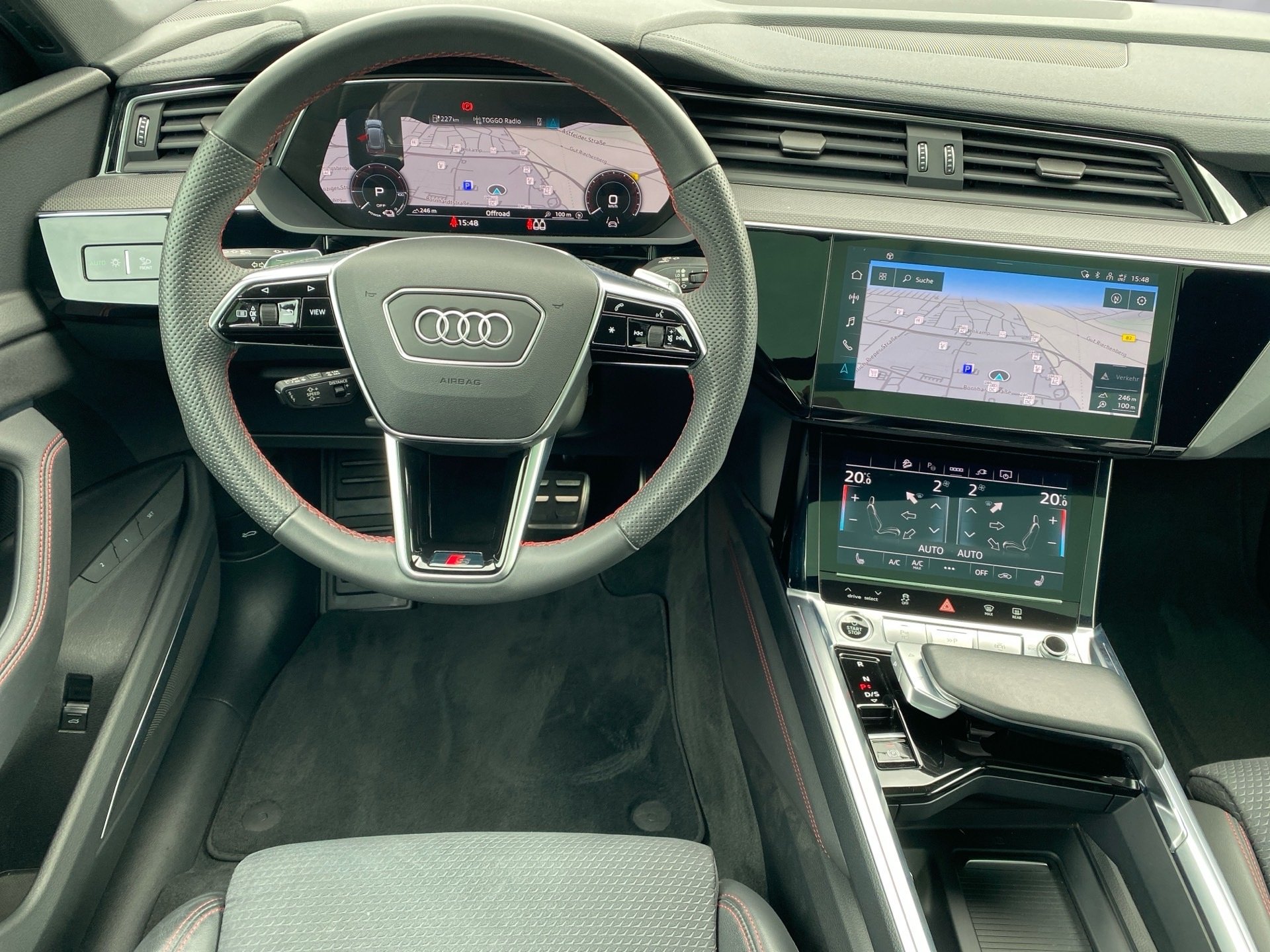 Q8 e-tron 55 S line Edition quattro Matrix Navi AHK ACC Pano
