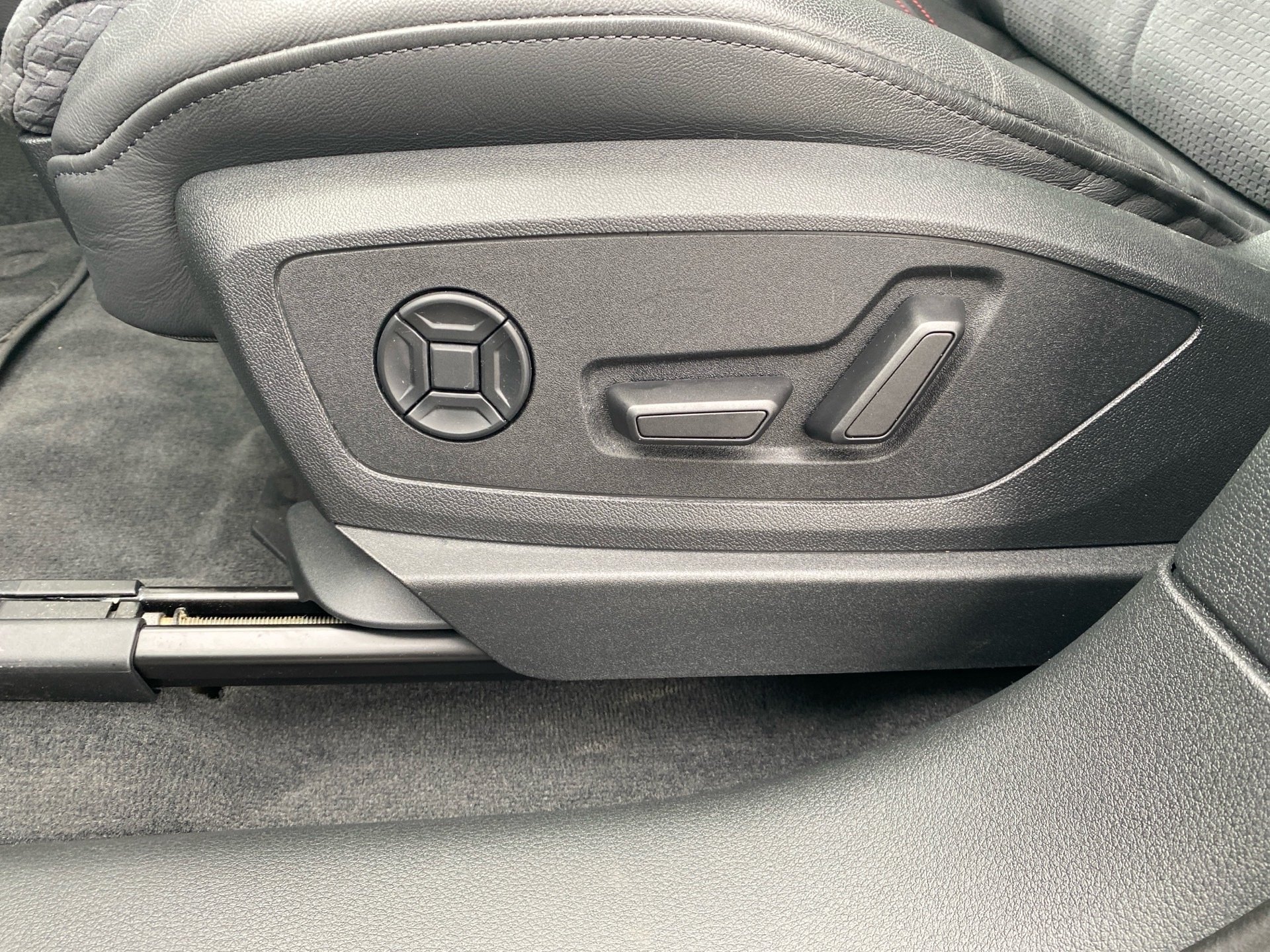 Q8 e-tron 55 S line Edition quattro Matrix Navi AHK ACC Pano