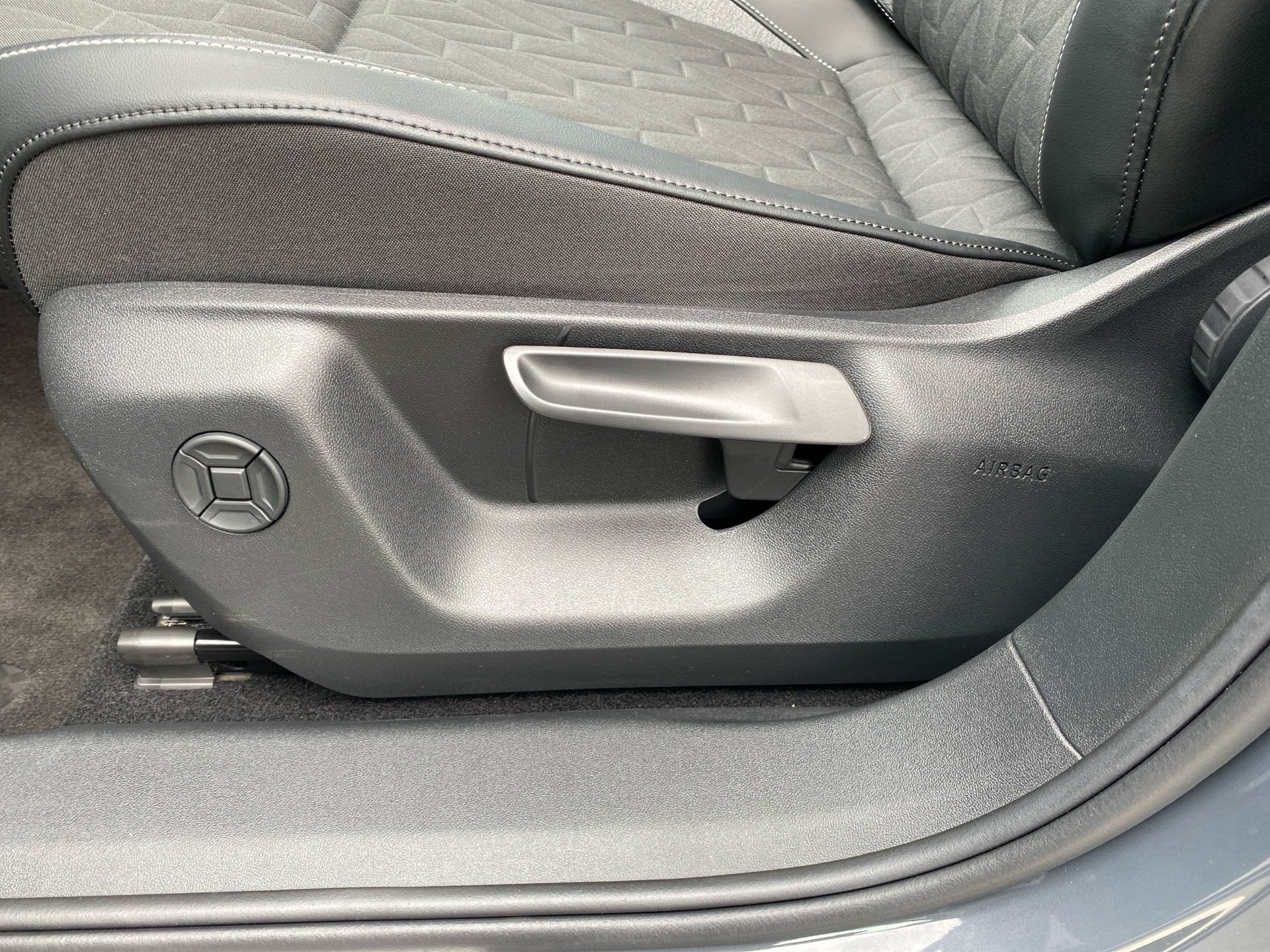 Tiguan 1.5 eTSI GOAL DSG HD-Matrix AHK Navi ACC AreaView
