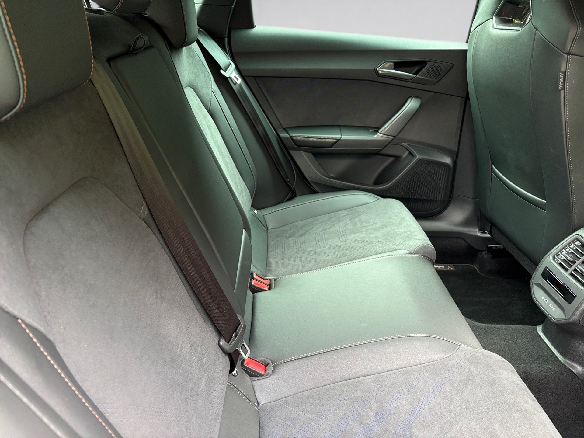 Leon Sportstourer e-Hybrid DSG *ab sofort*