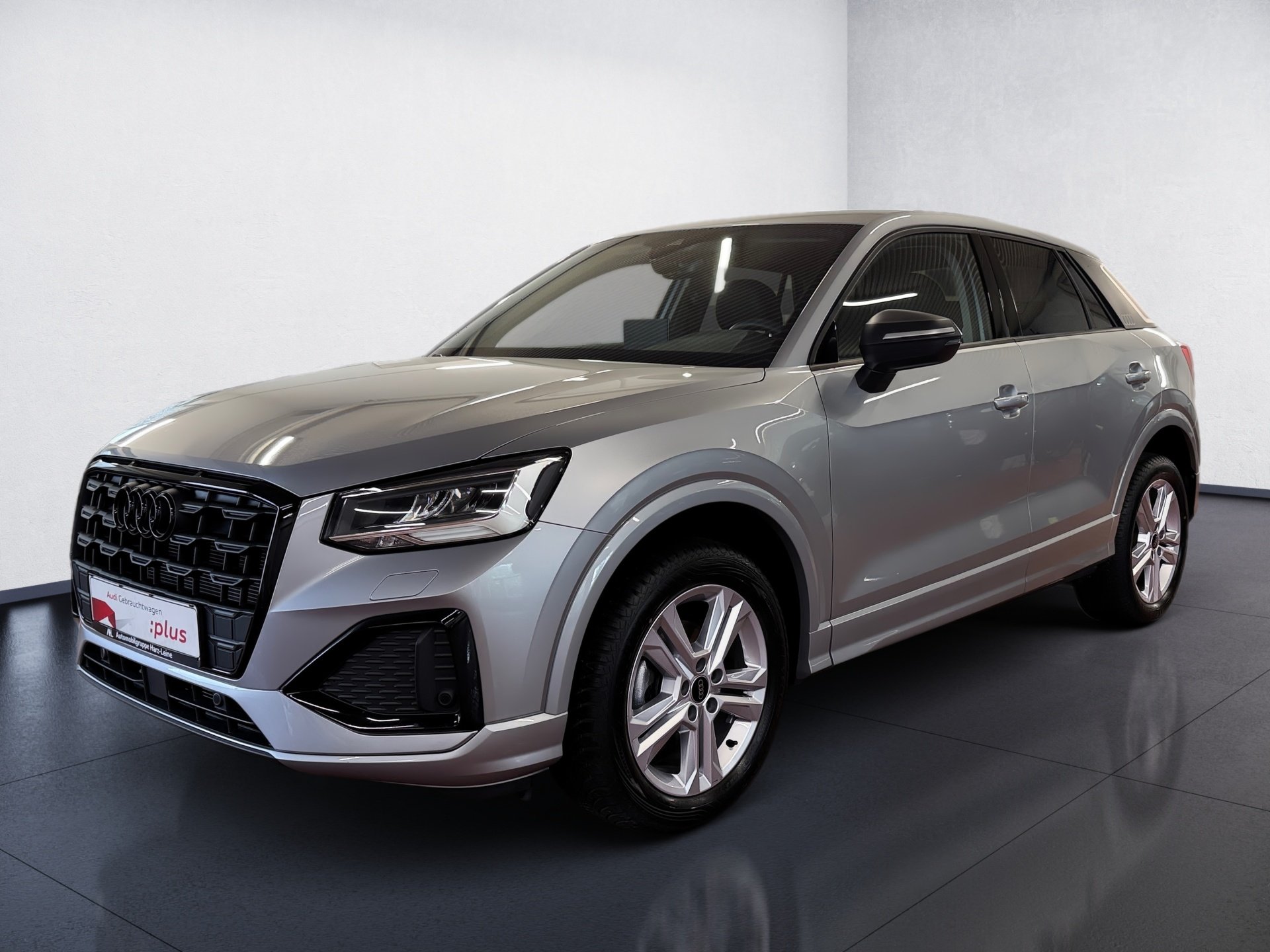 Q2 35 TFSI advanced S-tronic LED AHK PDC RFK SHZ