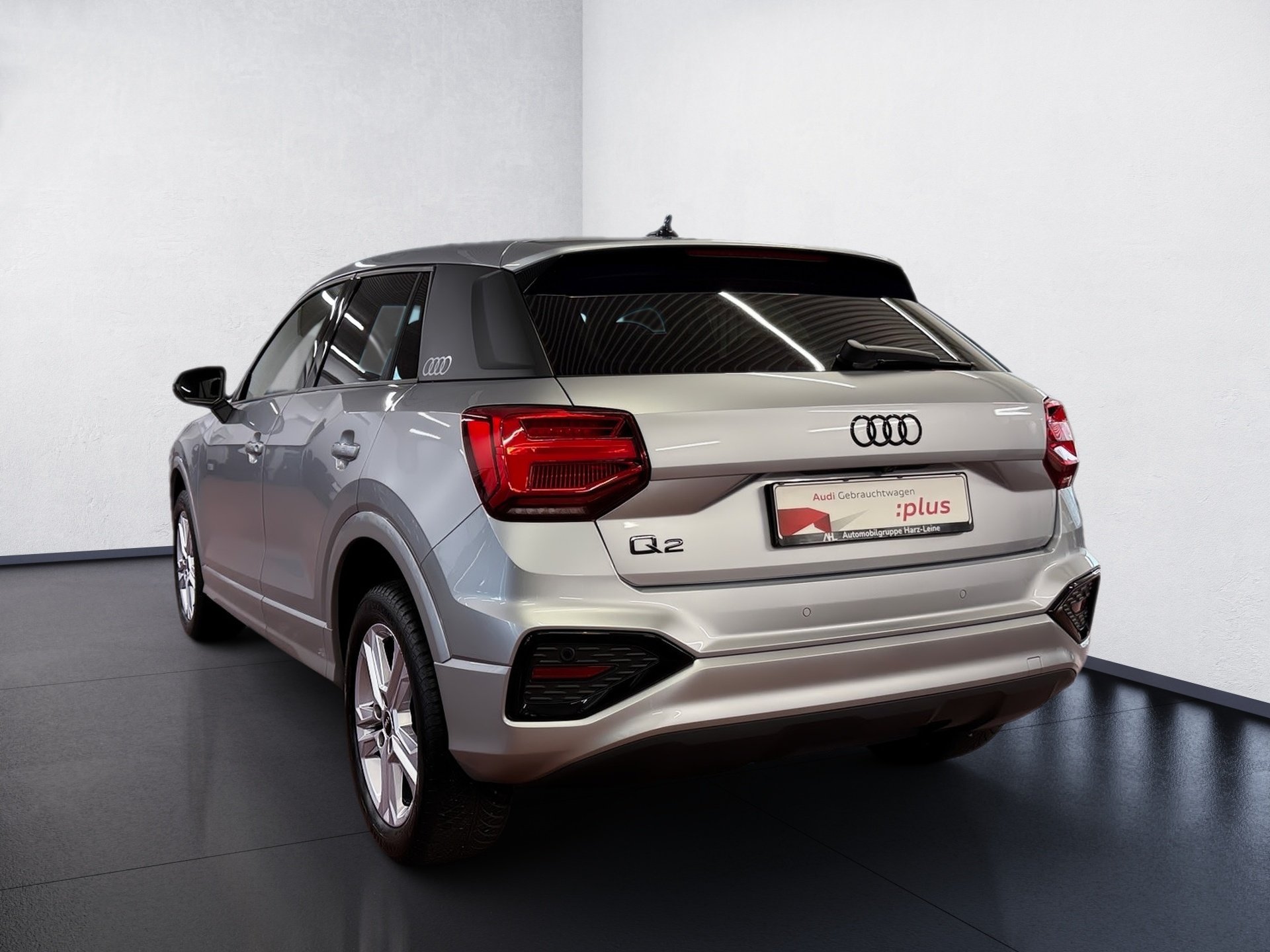 Q2 35 TFSI advanced S-tronic LED AHK PDC RFK SHZ