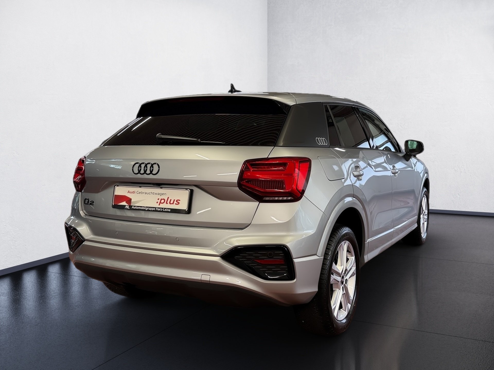 Q2 35 TFSI advanced S-tronic LED AHK PDC RFK SHZ