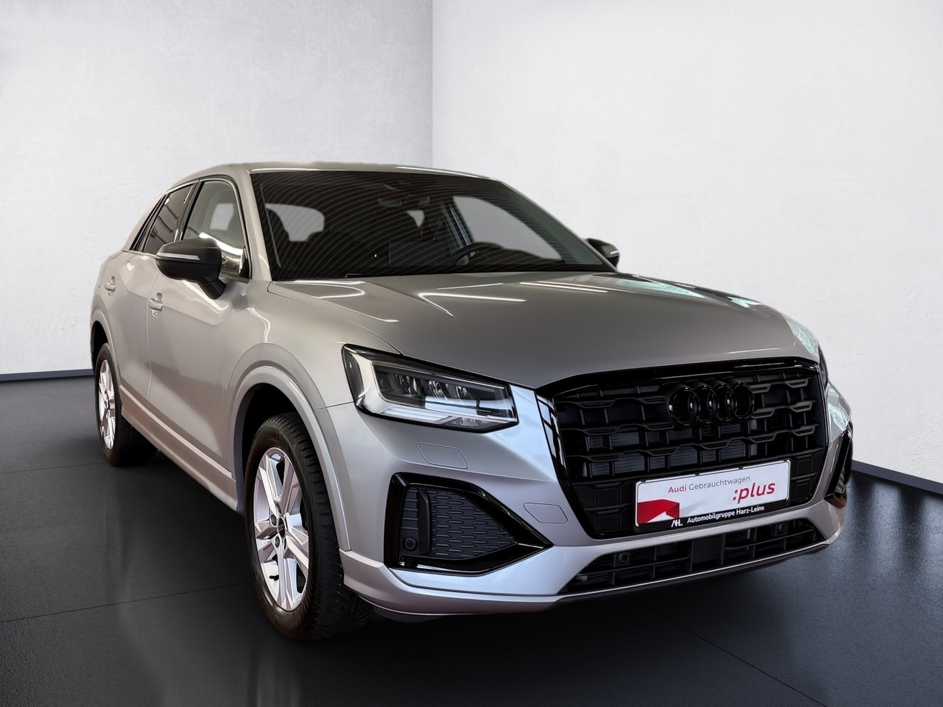 Q2 35 TFSI advanced S-tronic LED AHK PDC RFK SHZ