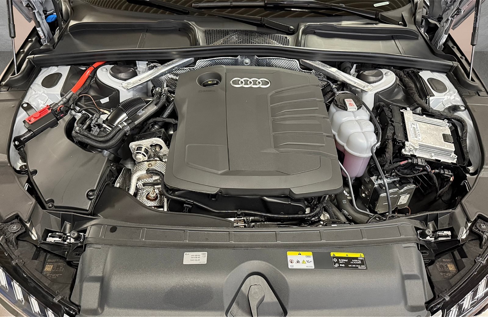 A4 Avant 30 TDI S-tronic LED Navi ACC PDC SHZ LM