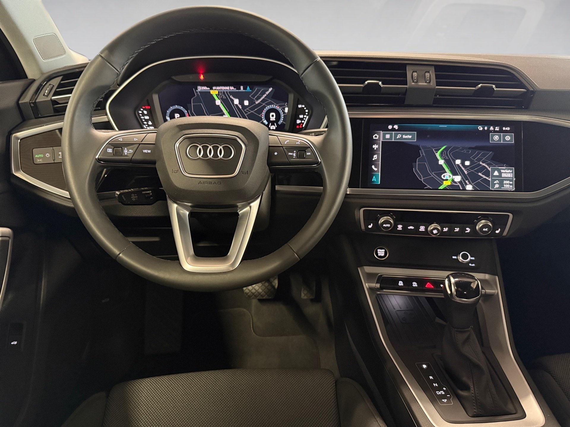 Q3 35 TFSI advanced S-tronic AHK Navi ACC LED Optik schwarz