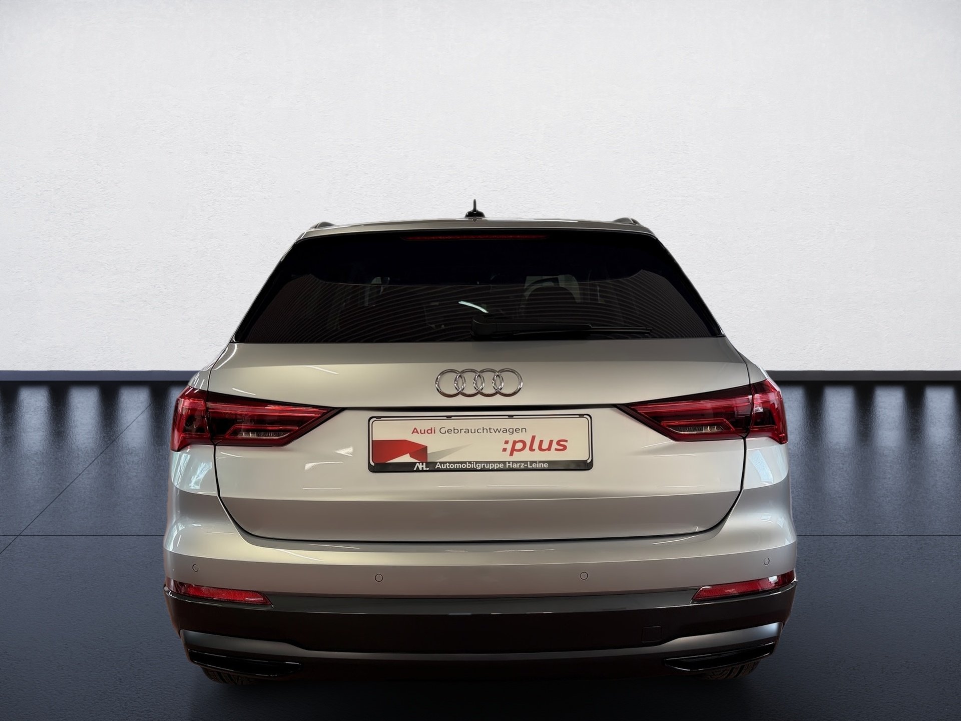 Q3 35 TFSI advanced S-tronic AHK Navi ACC LED Optik schwarz