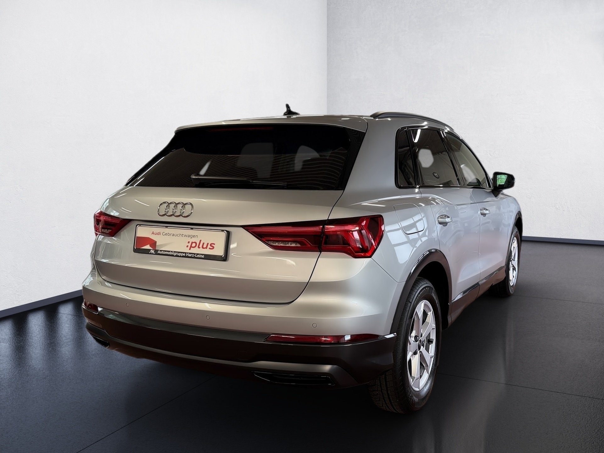Q3 35 TFSI advanced S-tronic AHK Navi ACC LED Optik schwarz