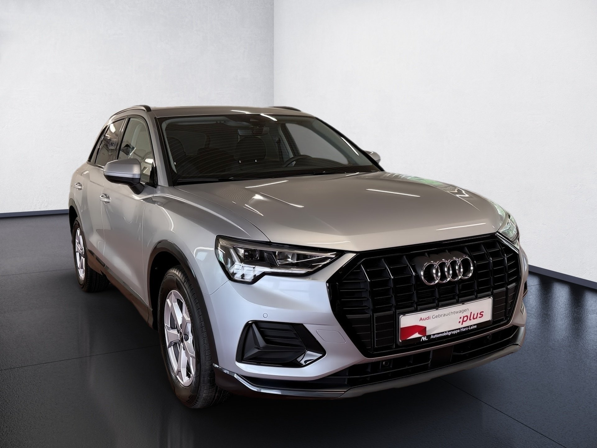 Q3 35 TFSI advanced S-tronic AHK Navi ACC LED Optik schwarz