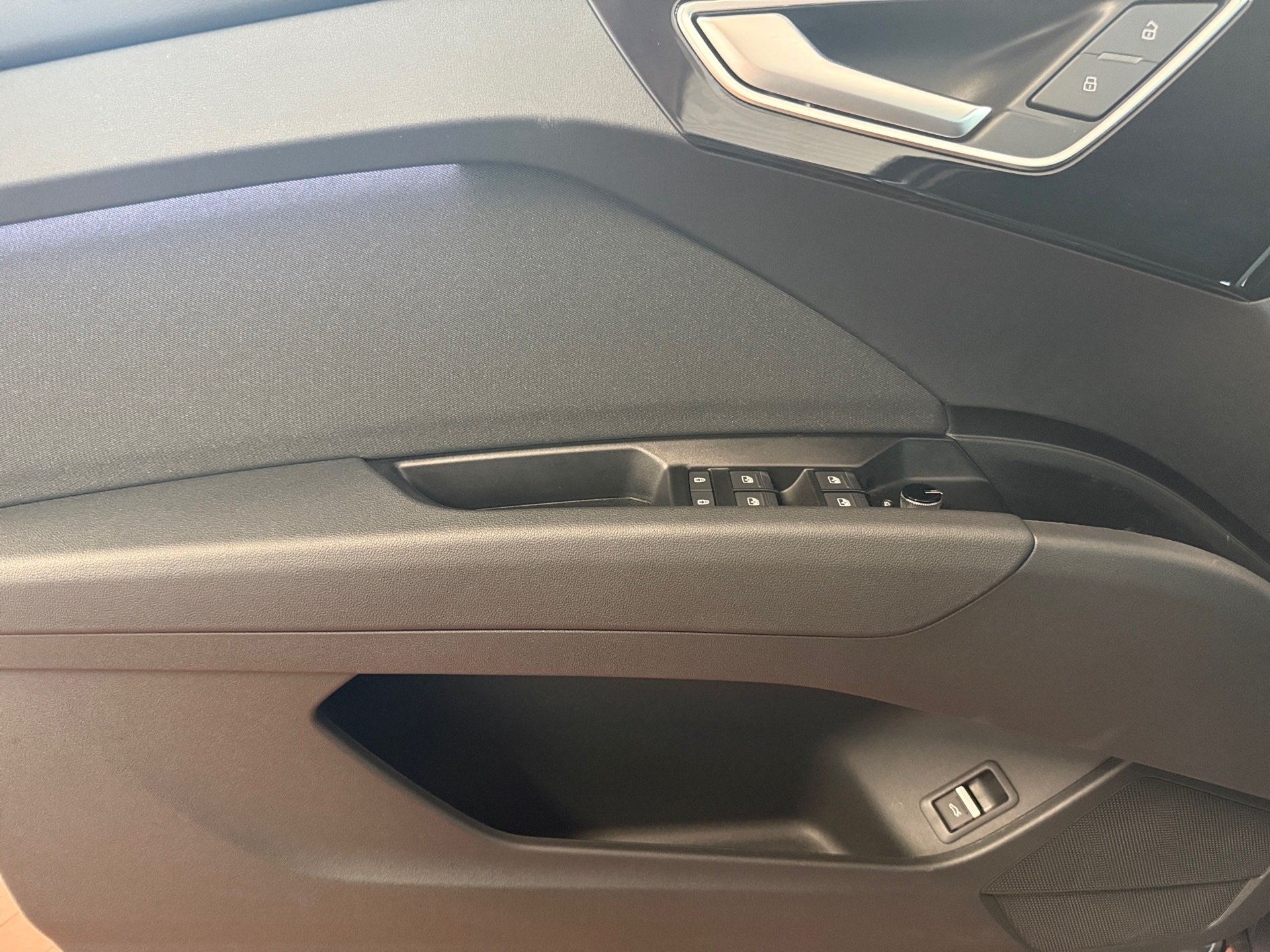 Q4 e-tron 45 quattro advanced Navi LED GRA Optik schwarz plus