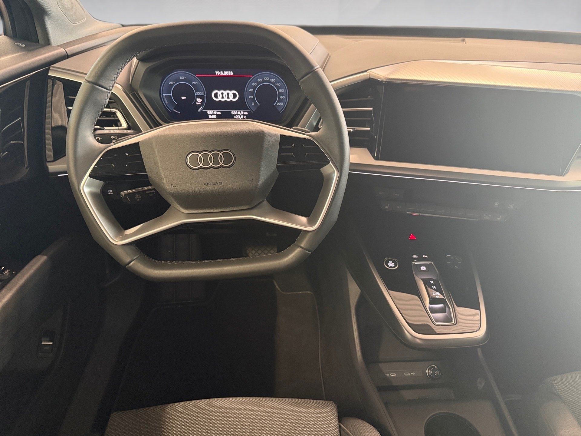 Q4 e-tron 45 quattro advanced Navi LED GRA Optik schwarz plus