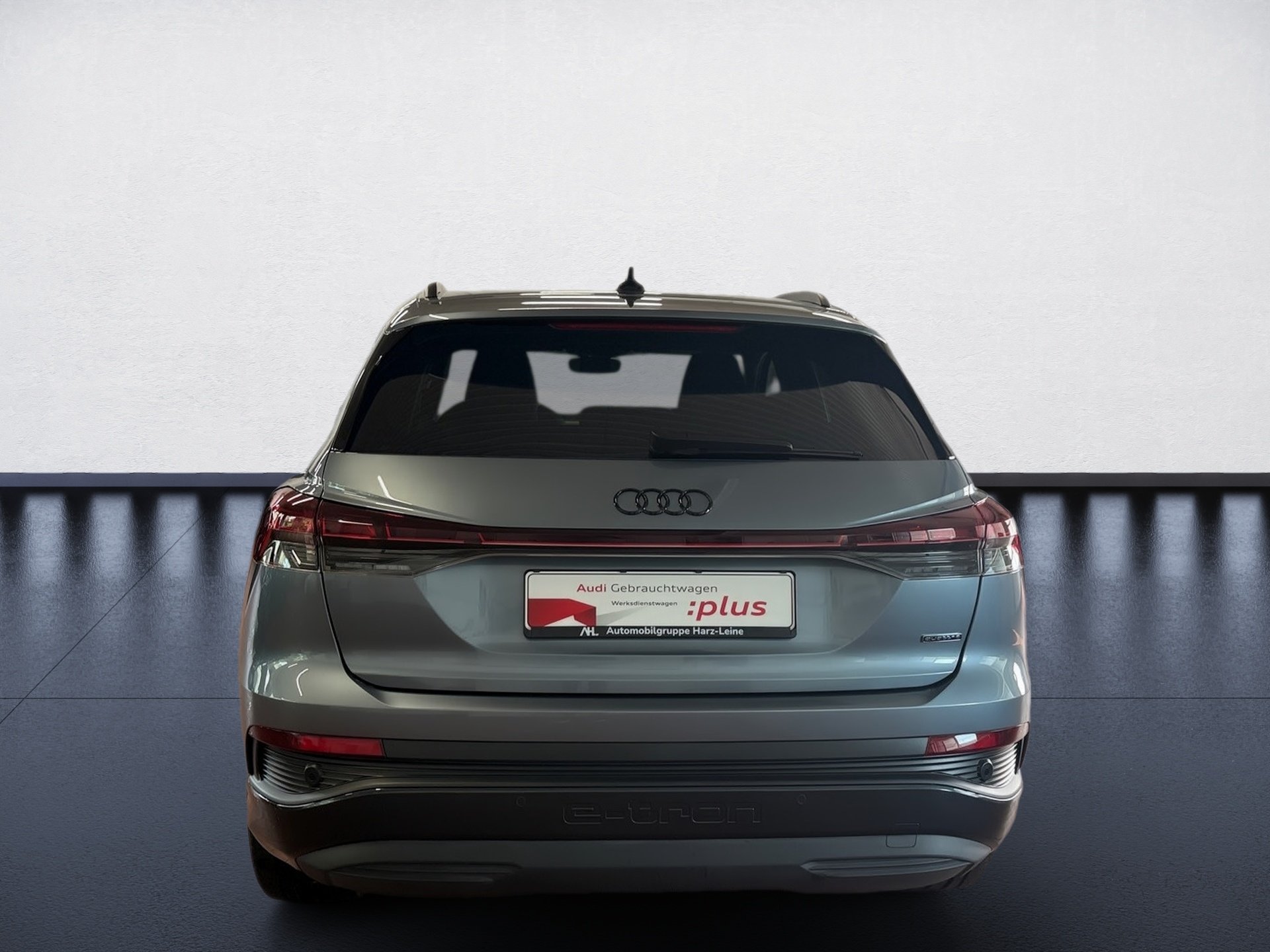Q4 e-tron 45 quattro advanced Navi LED GRA Optik schwarz plus