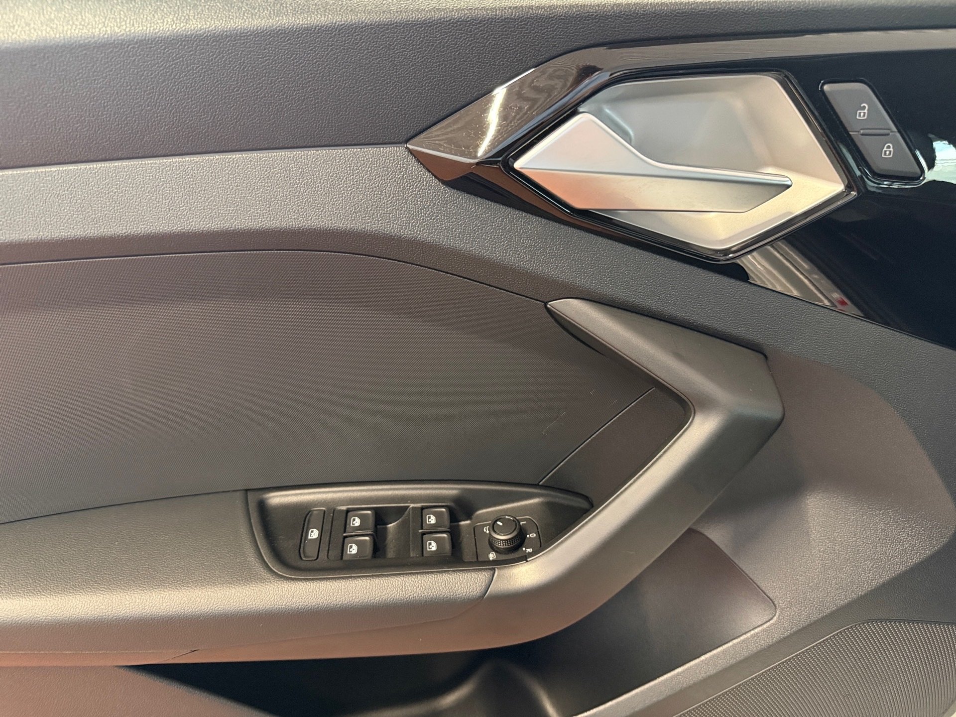 A1 Sportback 25 TFSI S line S-tronic LED Navi ACC SHZ