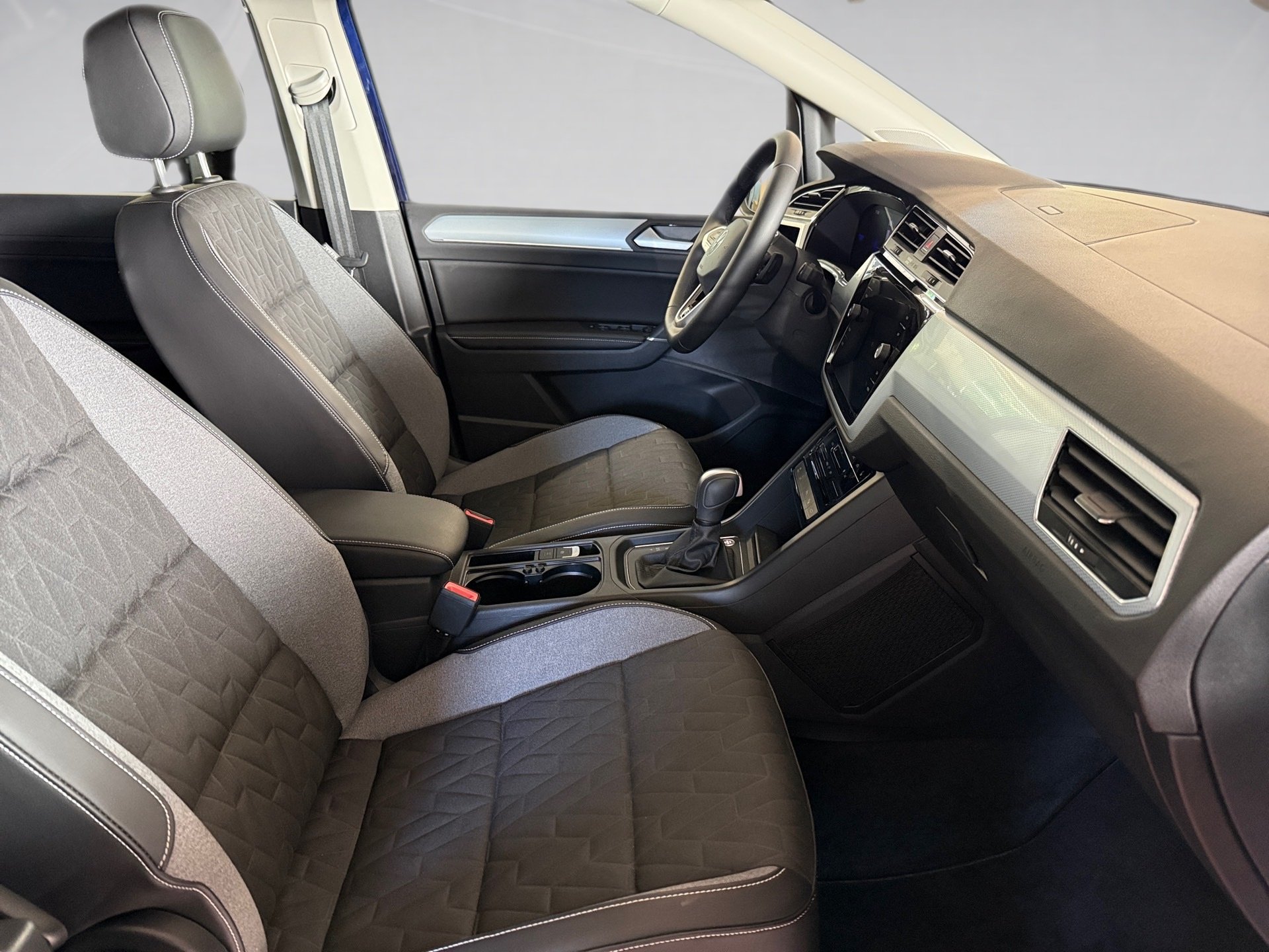 Touran 1.5 TSI Comfortline DSG Navi ACC AHK RFK