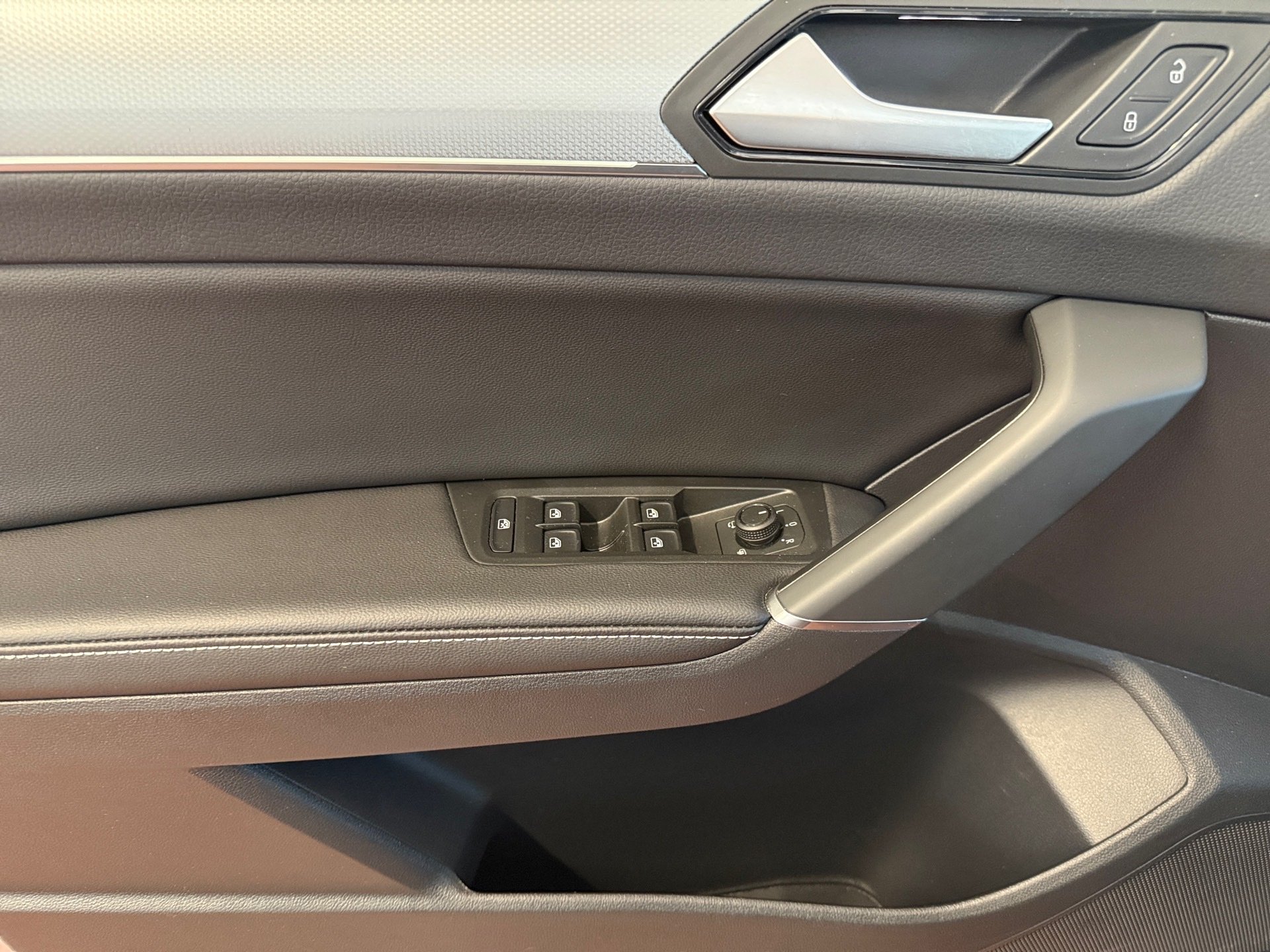 Touran 1.5 TSI Comfortline DSG Navi ACC AHK RFK