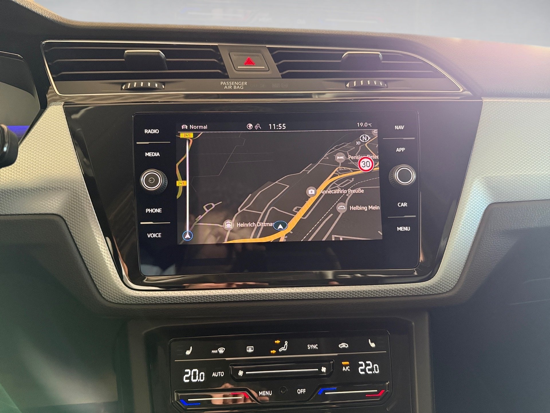 Touran 1.5 TSI Comfortline DSG Navi ACC AHK RFK
