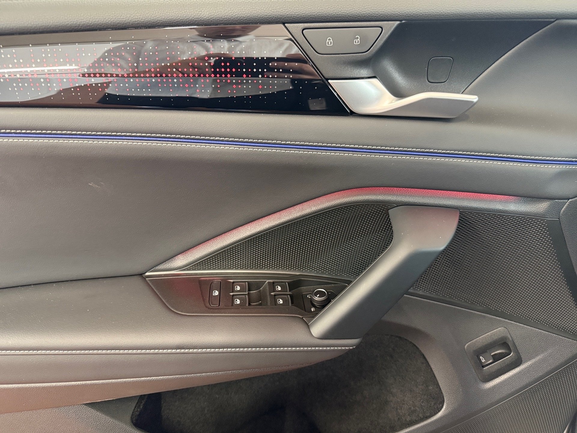 Tiguan 1.5 eTSI R-Line Black-Style Matrix HuD AHK 360°
