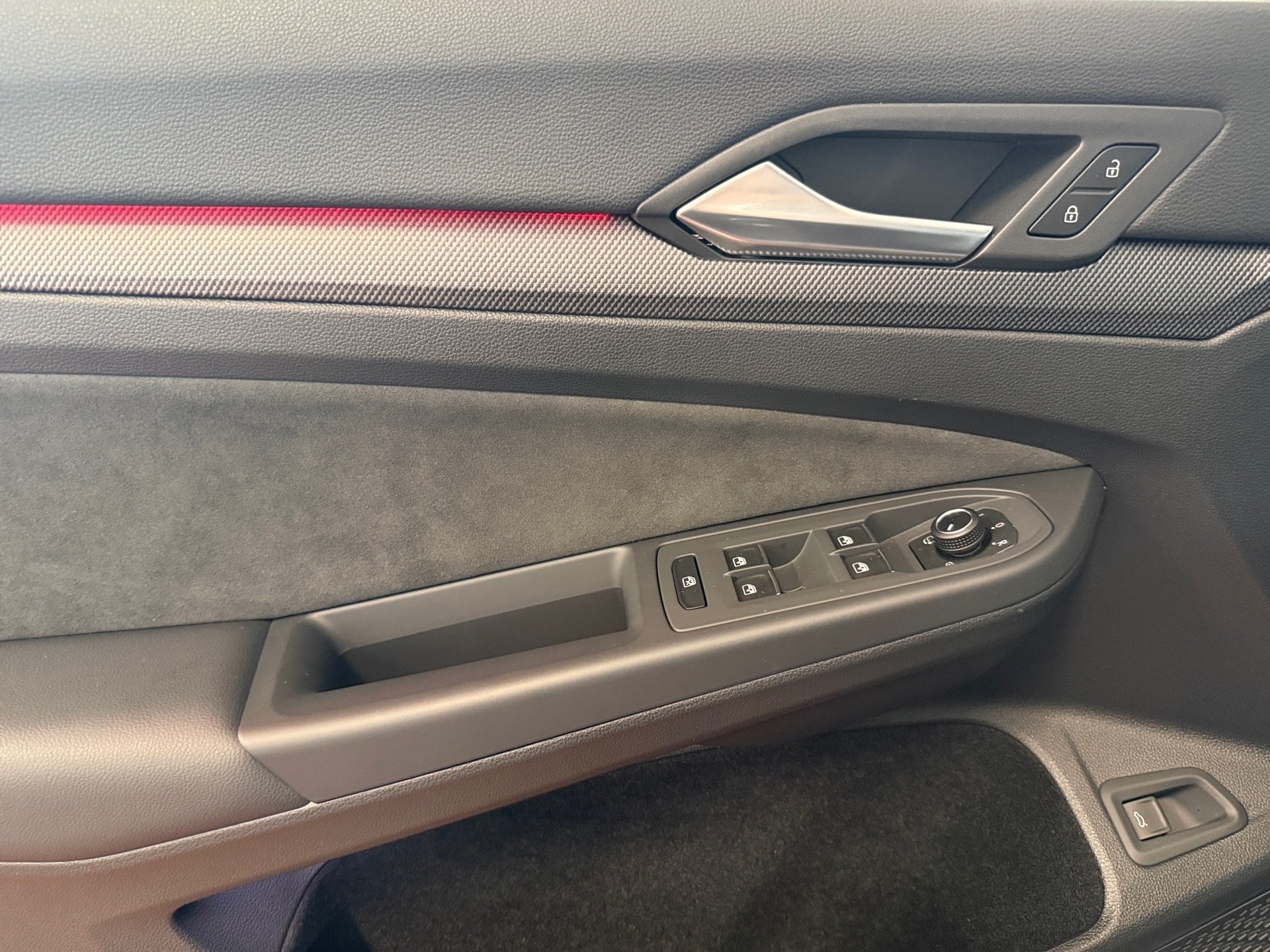 Golf Variant 1.5 eTSI R-Line DSG BlackStyle Matrix HuD AHK