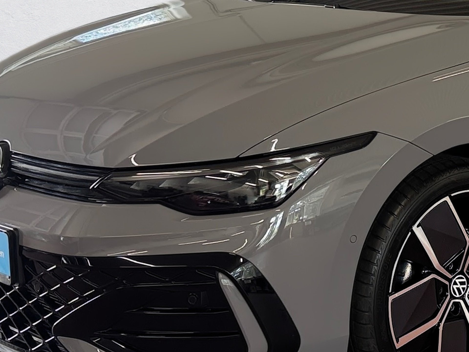 Golf Variant 1.5 eTSI R-Line DSG BlackStyle Matrix HuD AHK