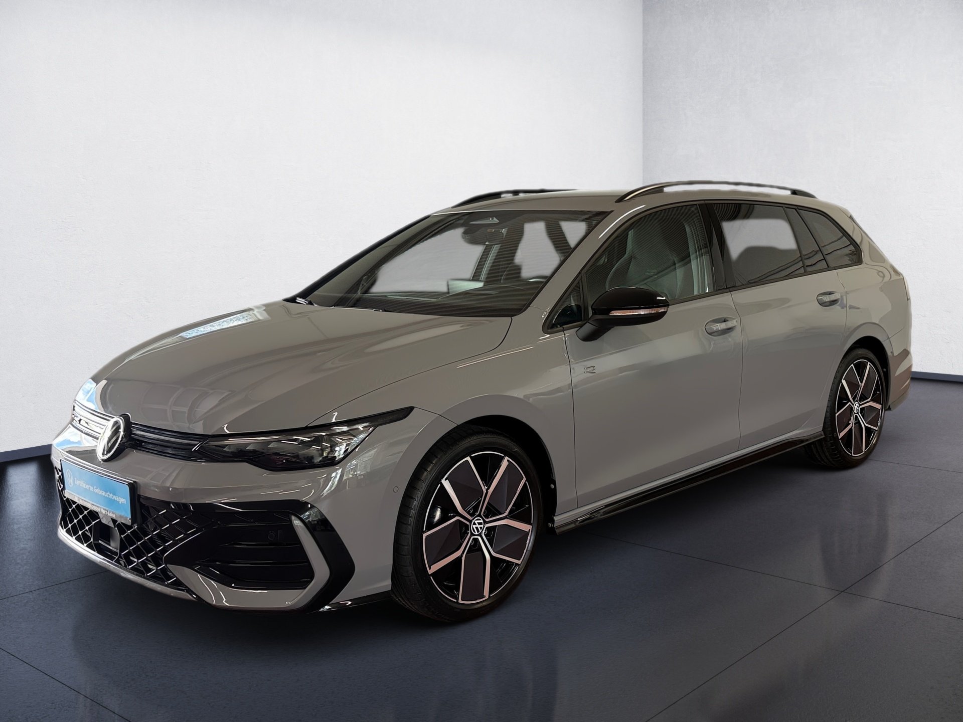 Golf Variant 1.5 eTSI R-Line DSG BlackStyle Matrix HuD AHK