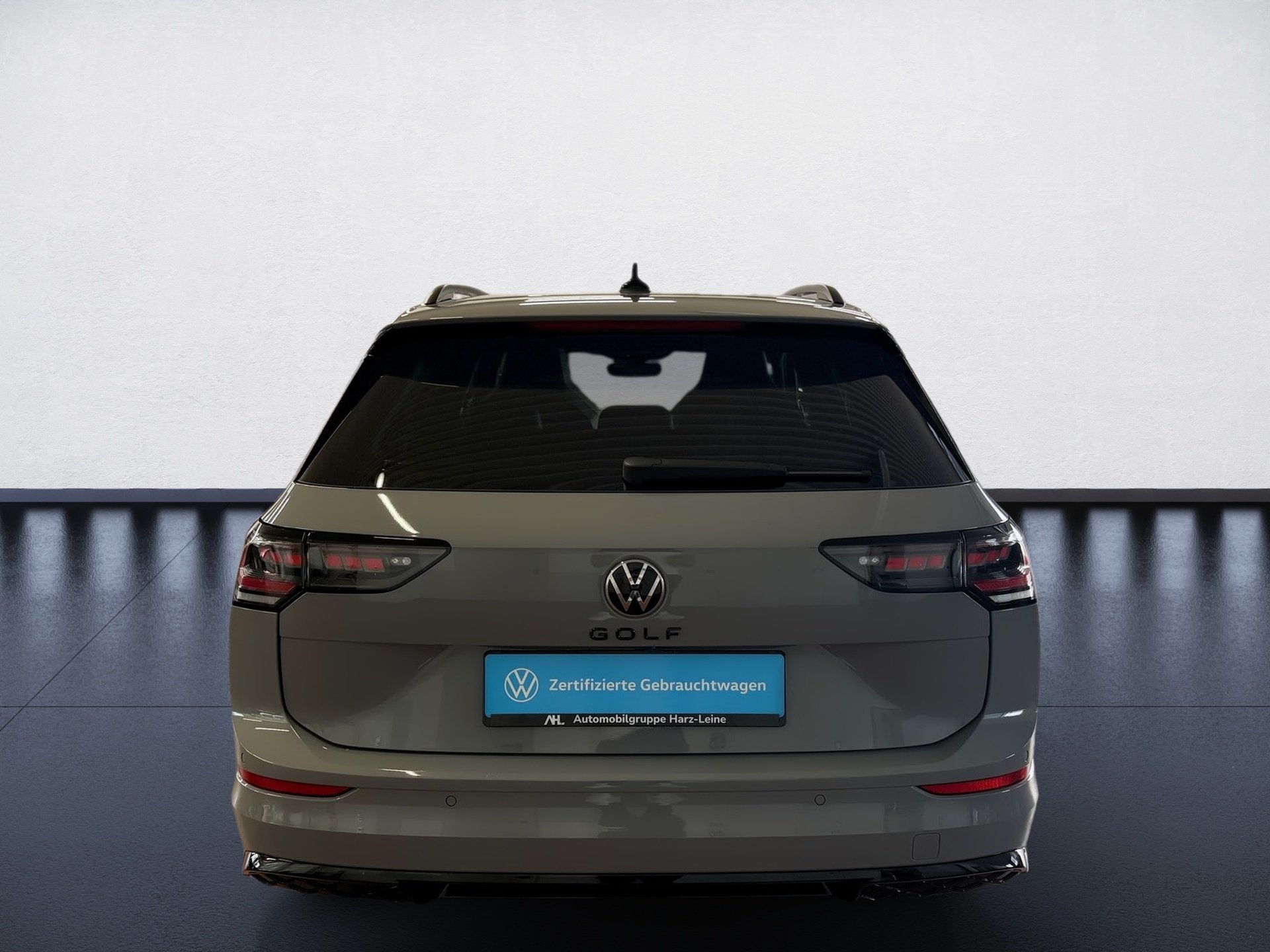 Golf Variant 1.5 eTSI R-Line DSG BlackStyle Matrix HuD AHK