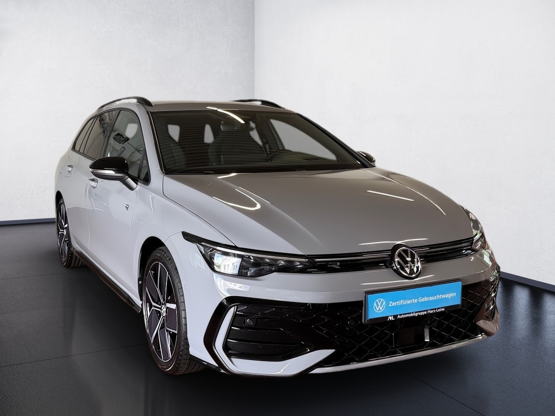 Golf Variant 1.5 eTSI R-Line DSG BlackStyle Matrix HuD AHK